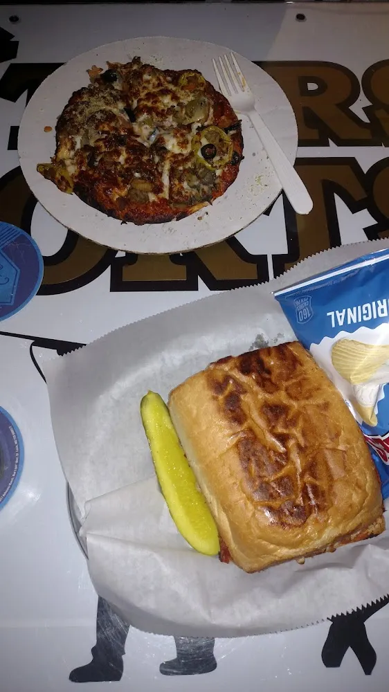 Pizza & Stromboli